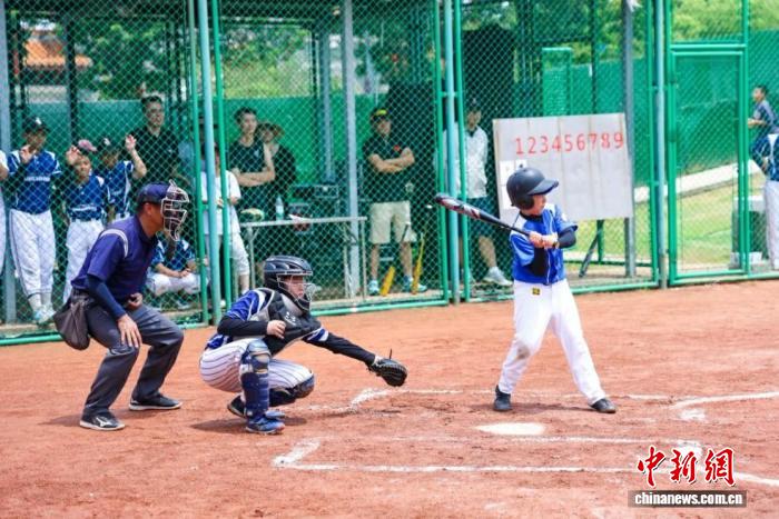 两岸棒球少年昆山相聚切磋技艺 共筑友谊与竞技
