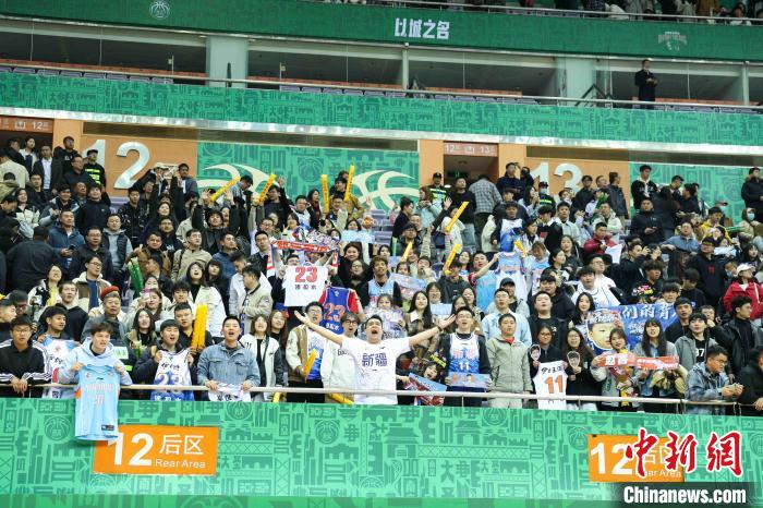 双向奔赴的情怀：篮球让新疆游子心中的乡愁化