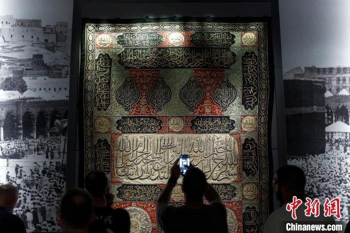 卡塔尔世界杯：阿拉伯风情与足球激情的完美交