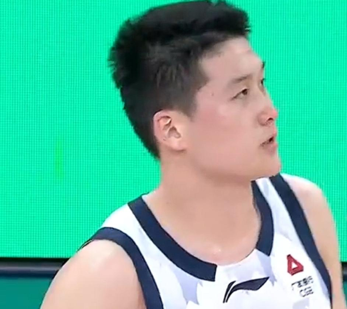 CBA常规赛上海力克山东 约翰逊24分王证三分建功