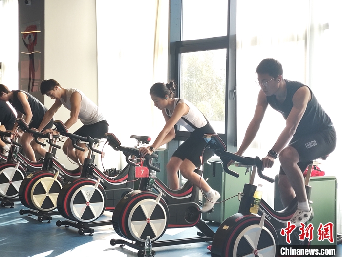 李琰：向冠军进发 高亭宇回归备战米兰冬奥会