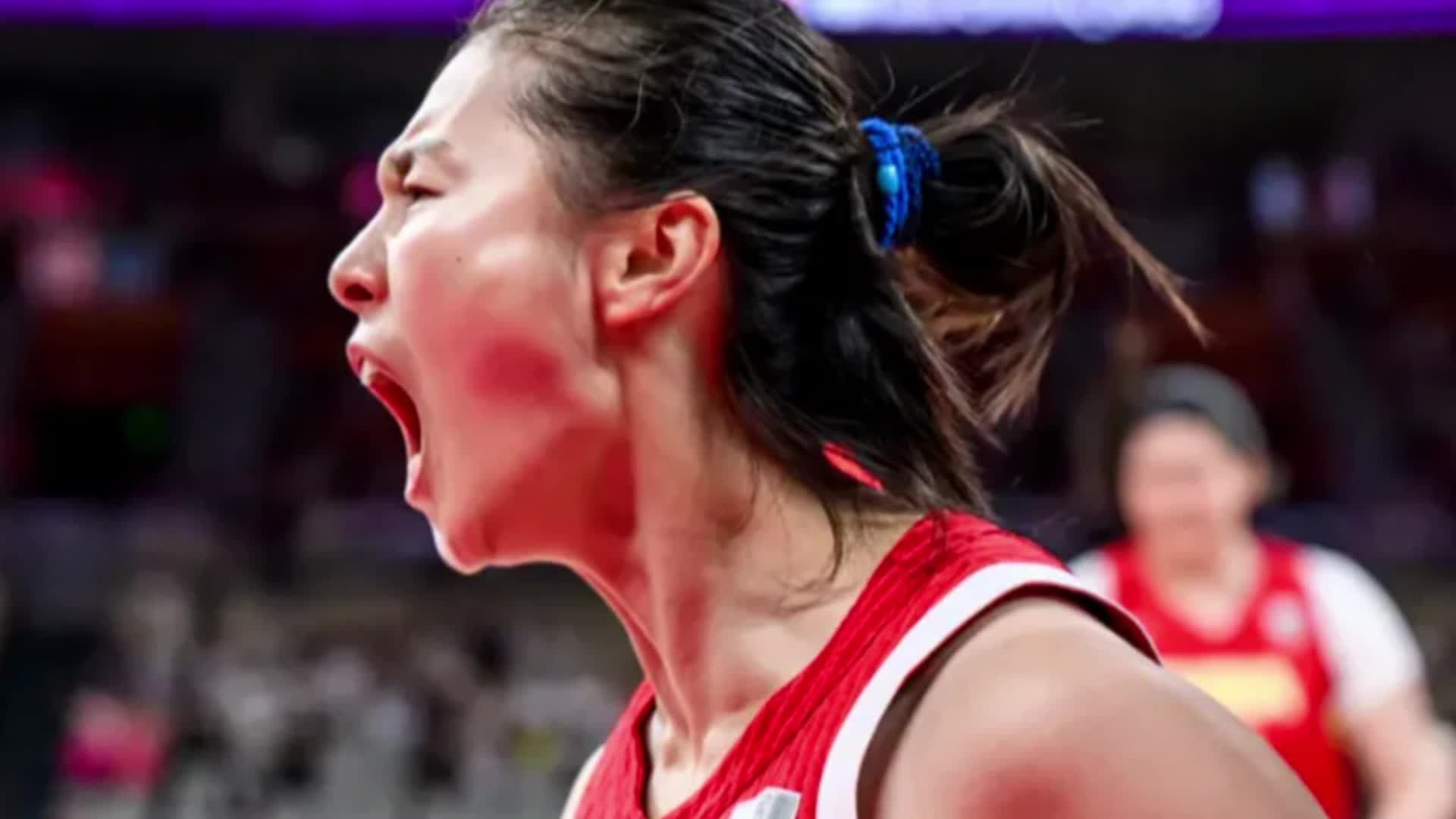 达洛绝杀破门 奥斯梅恩倒钩憾射 中国女篮力克捷