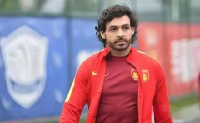 金元足球吸血鬼：四名“白嫖者”如何掏空中国